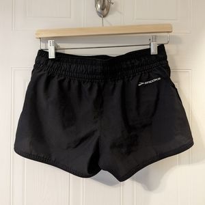 Brooks 3" run short